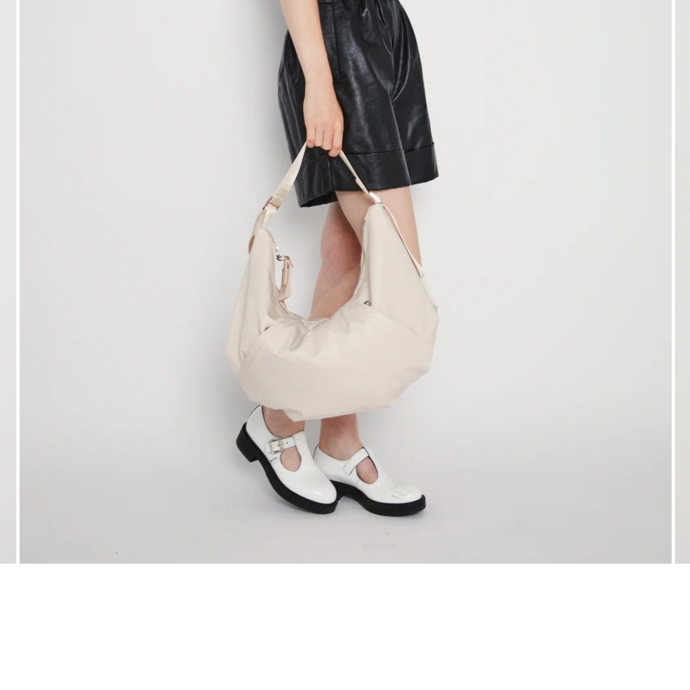 Chic Cream Shoulder Bag for Women - Picture 7 of 7